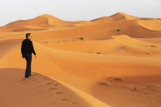 Wanderer am Erg Chebbi zum Sonnenuntergang_2