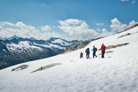 Basic_Eiskurs_Abstieg-im-Schnee