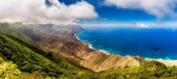 Spanien - Anaga-Gebirge auf Teneriffa; Foto: DaLiu/Shutterstock.com